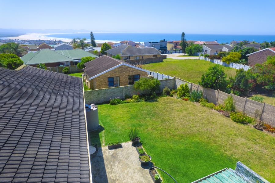 3 Bedroom Property for Sale in Wavecrest Eastern Cape